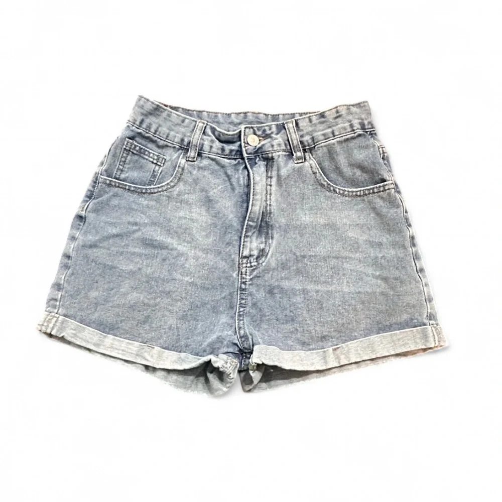 SHEIN Blue Jean Shorts High-Waisted W Raw HemVintage Style 6, Exelent condition.